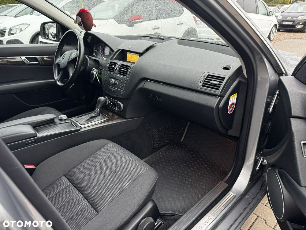 Mercedes-Benz Klasa C 200 (BlueEFFICIENCY) 7G-TRONIC Elegance - 17
