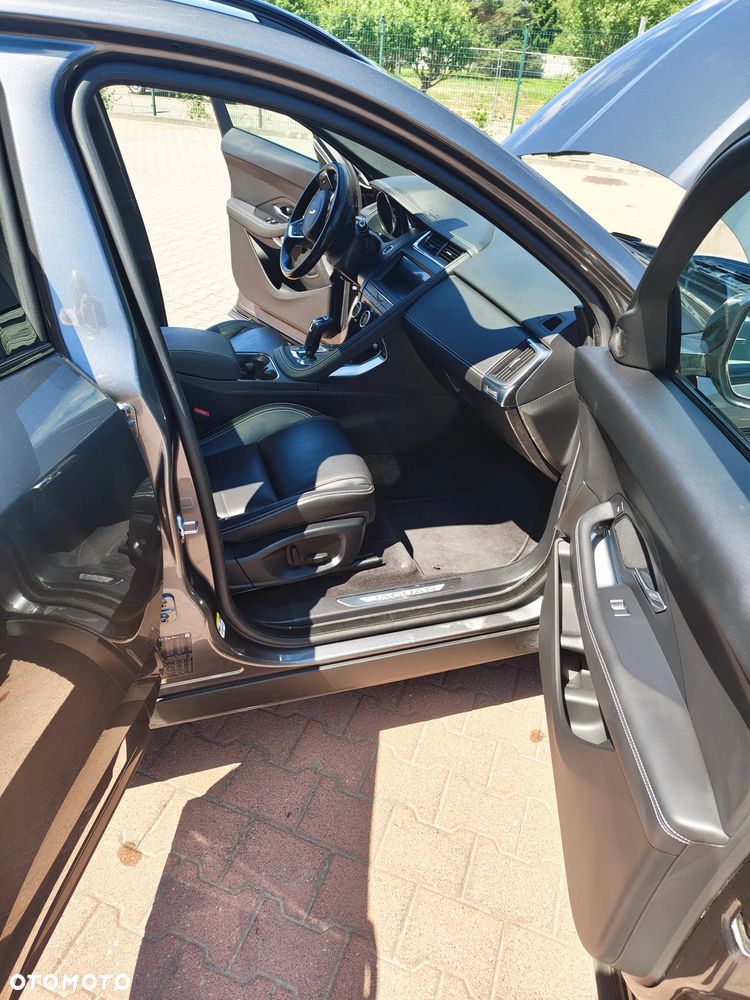 Jaguar E-Pace 2.0 P200 mHEV AWD R-Dynamic HSE - 16