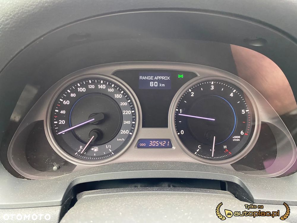 Lexus IS 220d - 10