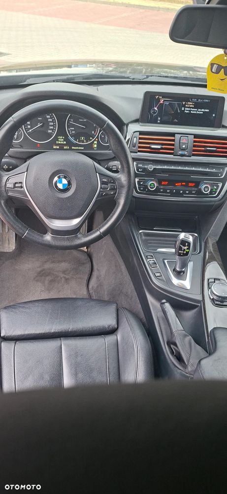 BMW Seria 3 320d xDrive Luxury Line - 17