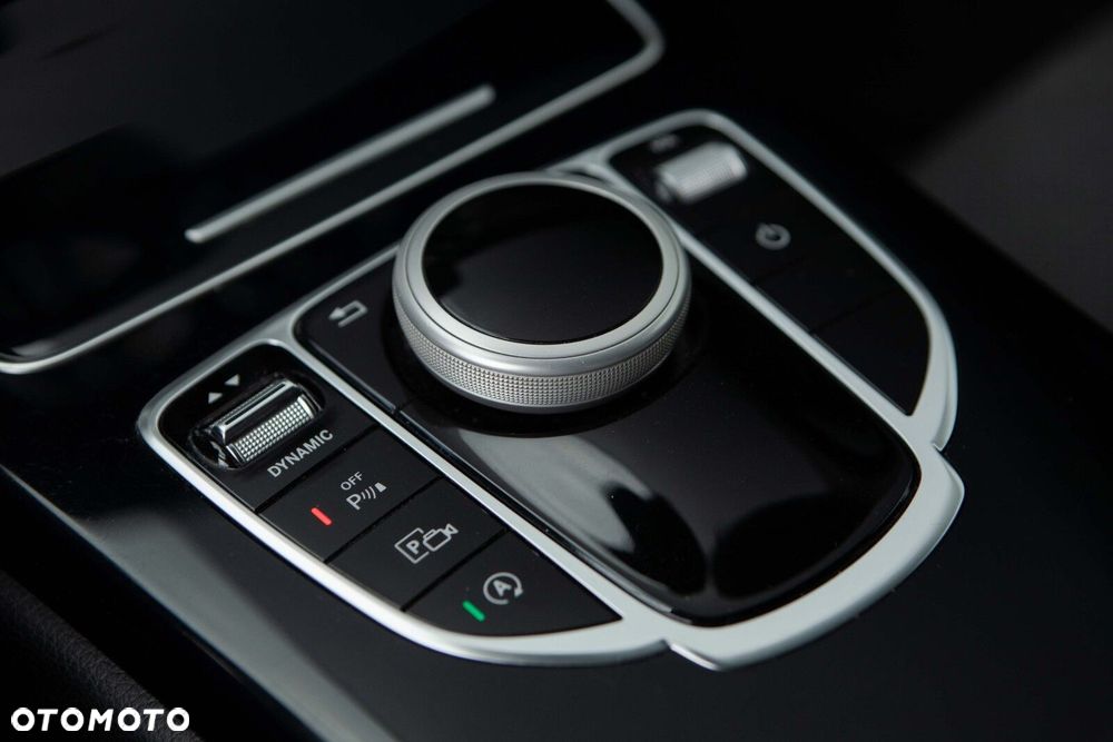 Mercedes-Benz Klasa C 200 d 9G-TRONIC - 31