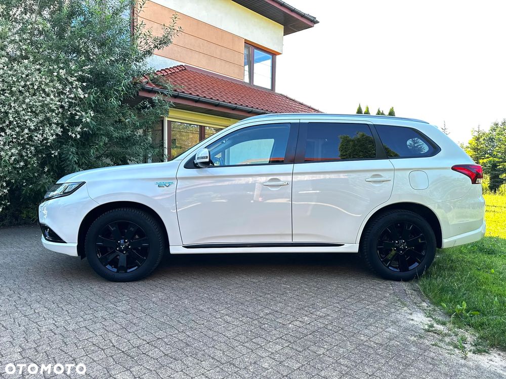 Mitsubishi Outlander Intense + - 5