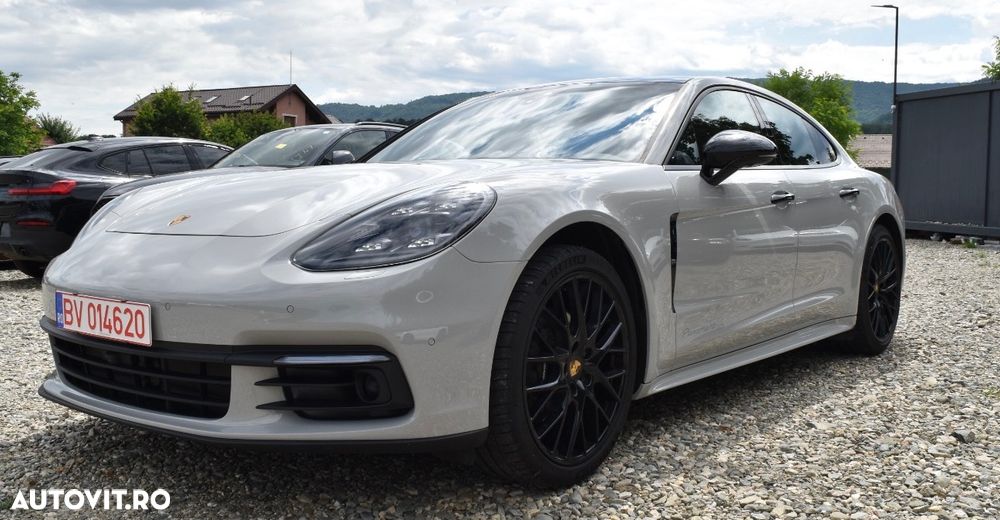Porsche Panamera - 1