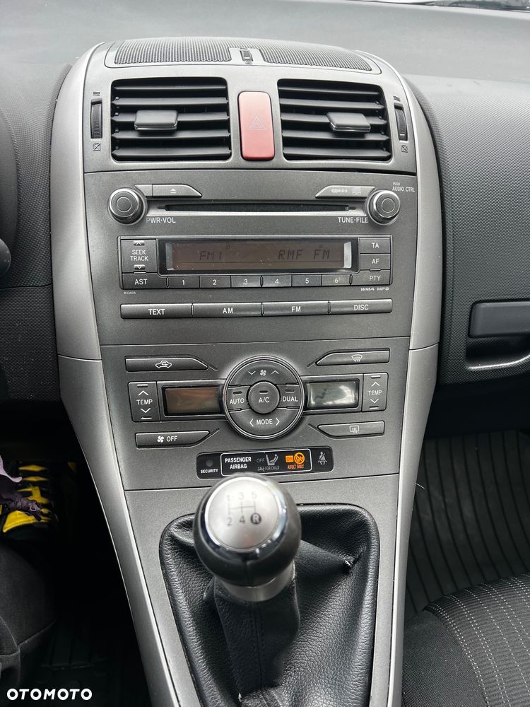 Toyota Auris 1.6 VVT-i Premium - 16