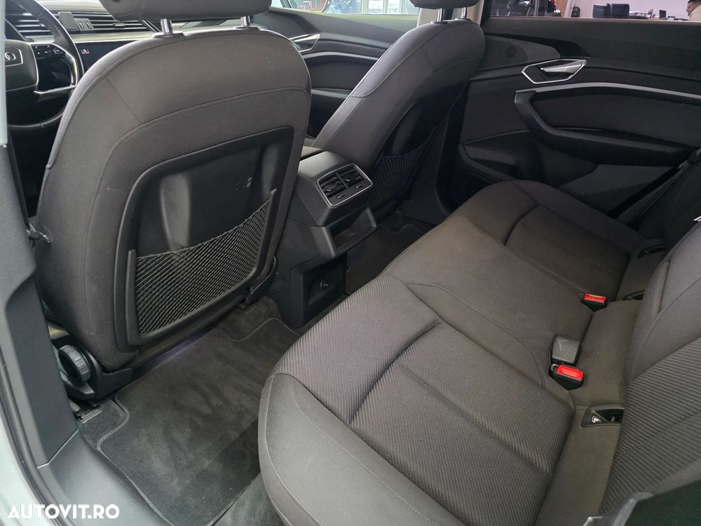 Audi e-tron 50 quattro - 12