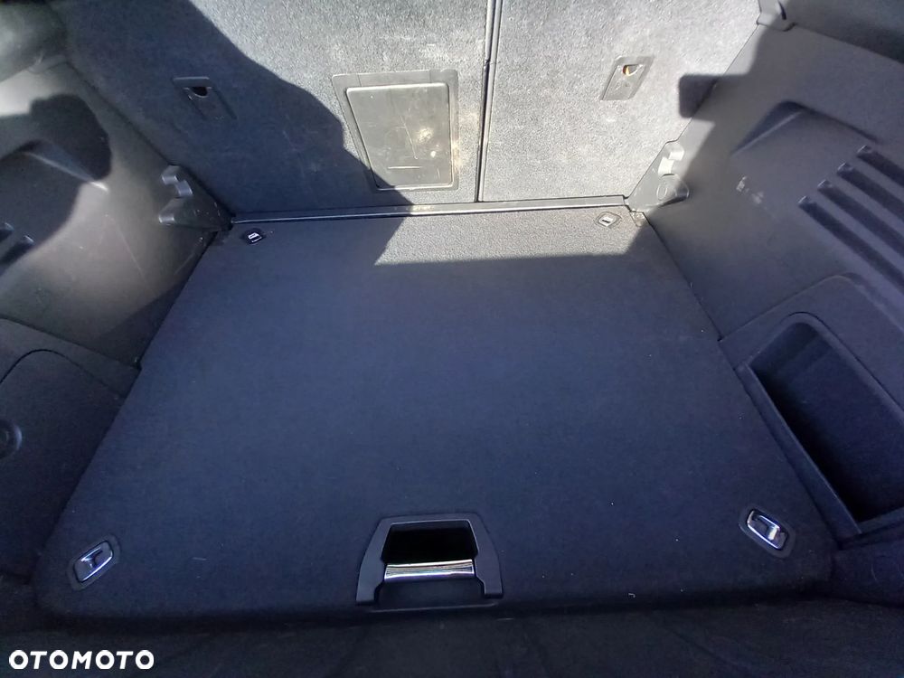 Peugeot 3008 1.6 HDi Premium - 9