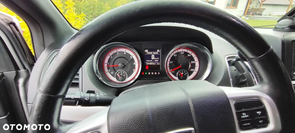 Dodge Grand Caravan 3.6 R/T - 11