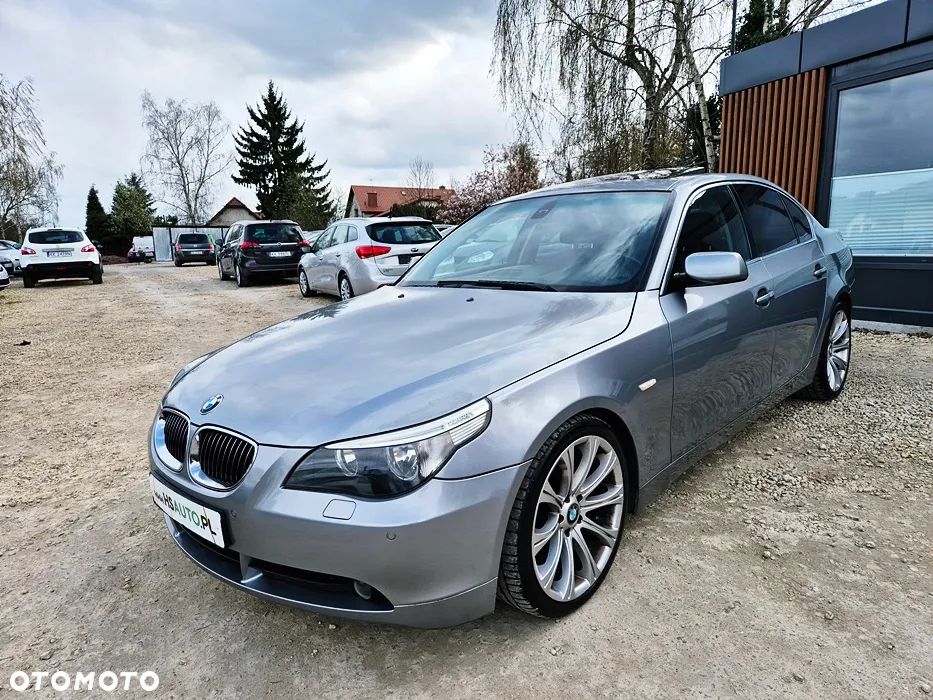 BMW Seria 5 523i - 25