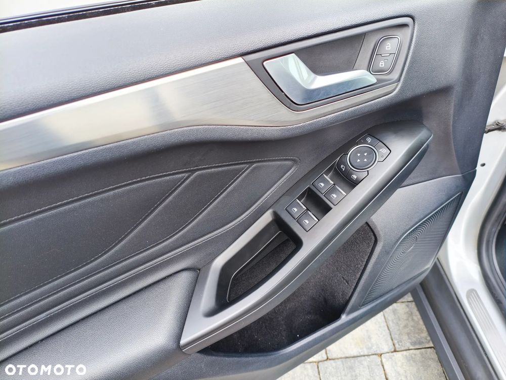 Ford Focus 1.0 EcoBoost SYNC Edition ASS PowerShift - 30