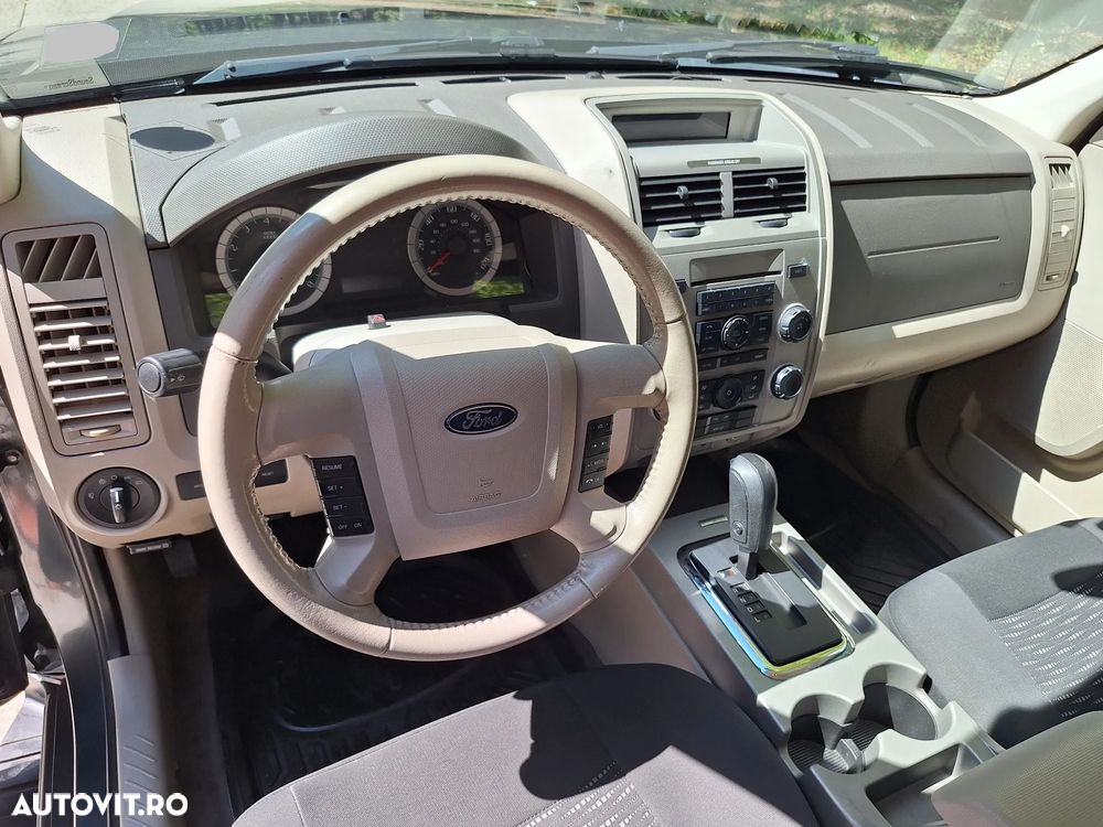 Ford Escape - 12