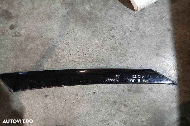 Ornament exterior parbriz stanga 5J6853263A 5J6853263A Skoda Fabia 5J - 1