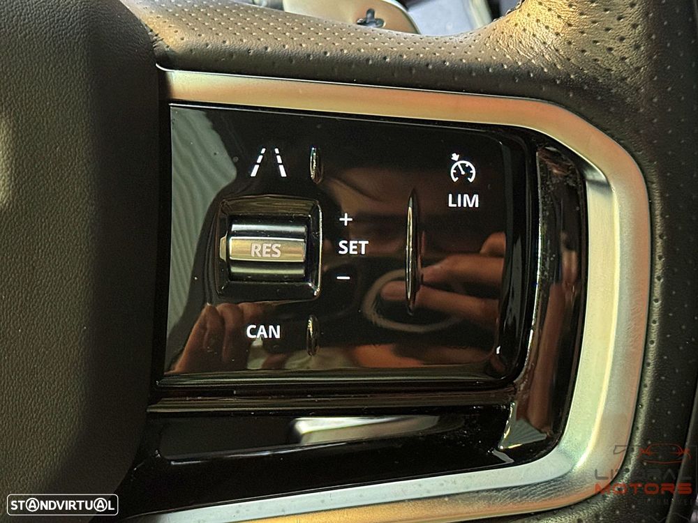 Land Rover Range Rover Evoque P300e R-Dynamic - 25