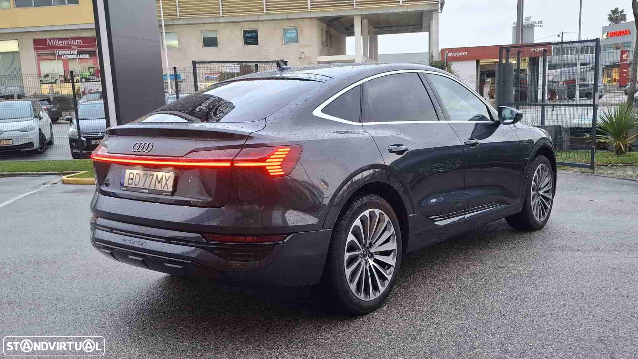 Audi Q8 e-Tron 55 quattro Advanced - 5