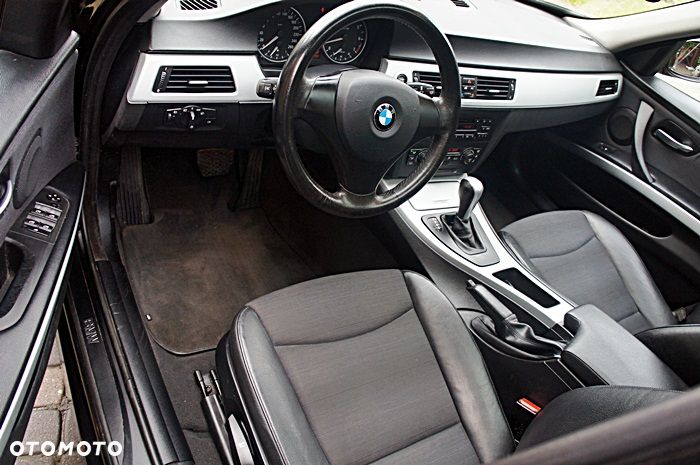 BMW Seria 3 320i - 16