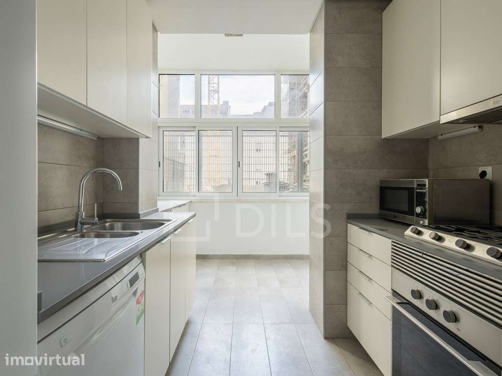 Apartamento T3 com varanda para arrendamento na Avenida 5 de Outubro - Grande imagem: 5/20