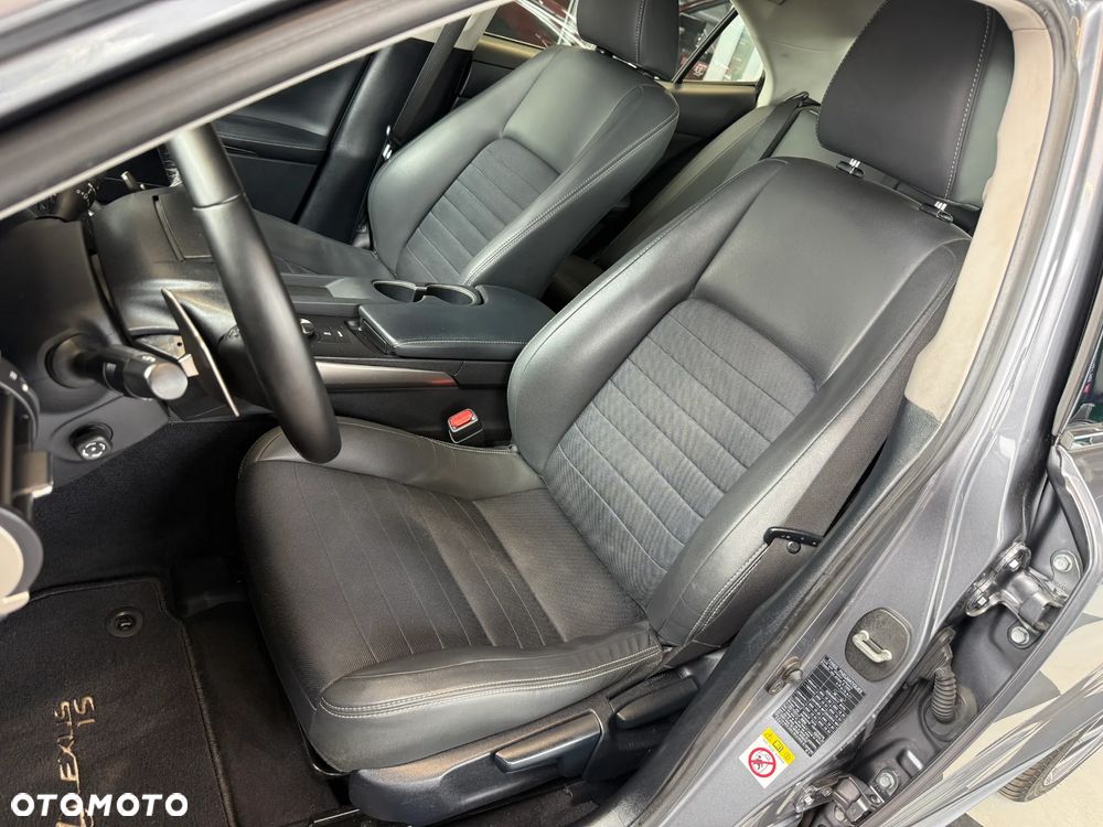 Lexus IS 200t Elegance - 5