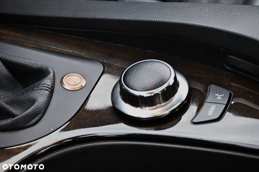 BMW Seria 5 530i - 32