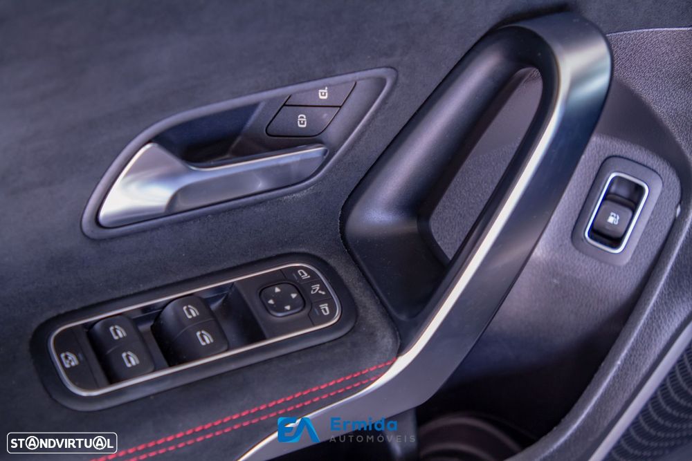 Mercedes-Benz A 250 e 8G-DCT AMG Line - 33