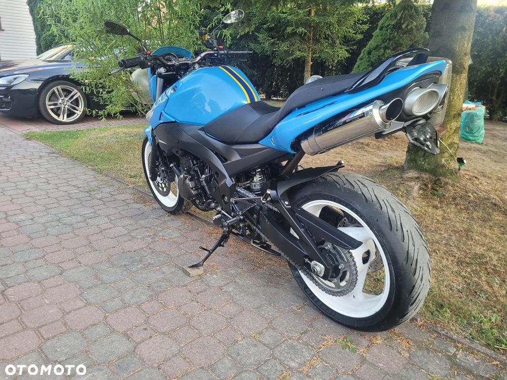 Suzuki GSR - 25