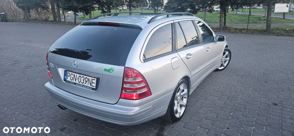 Mercedes-Benz Klasa C 180 Kompressor Automatik Avantgarde Sport Edition - 16