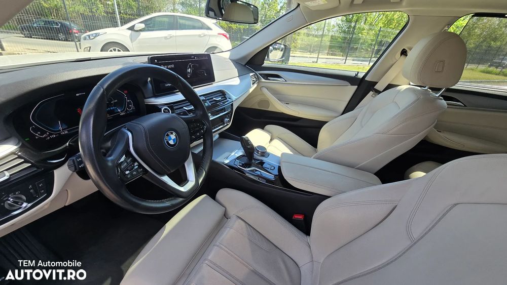 BMW Seria 5 530e Aut. Luxury Line - 12