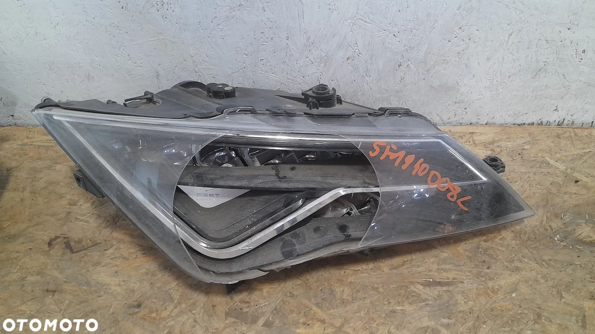 lampa reflektor prawy prawa leon 3 III 5f1941008l - 1