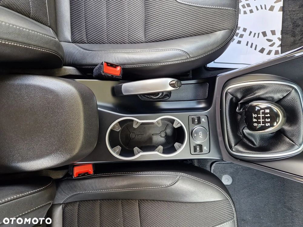 Ford Kuga 2.0 TDCi 2x4 Business Edition - 30