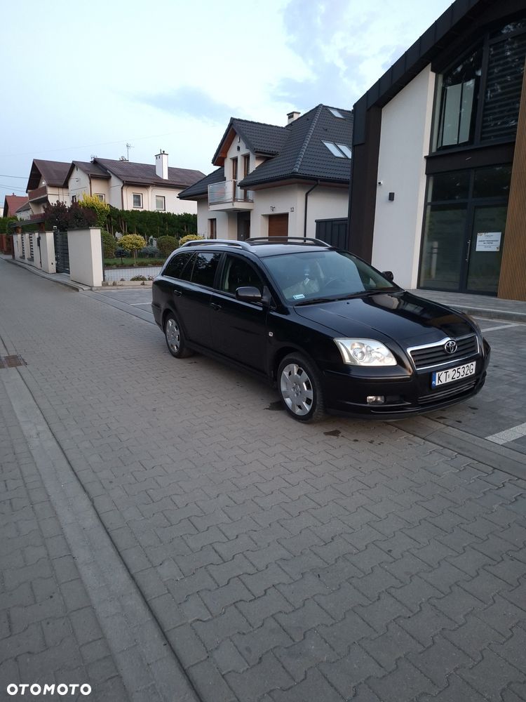 Toyota Avensis - 4
