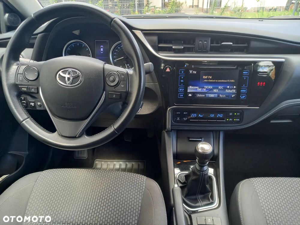 Toyota Corolla 1.6 Comfort - 5