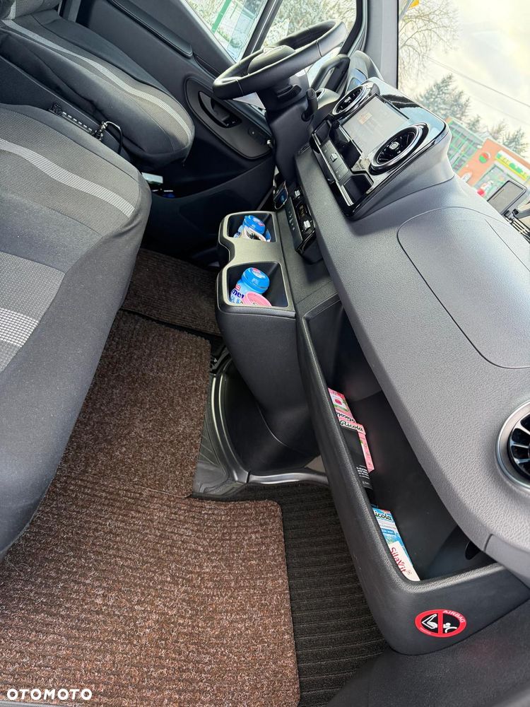 Mercedes-Benz Sprinter - 17