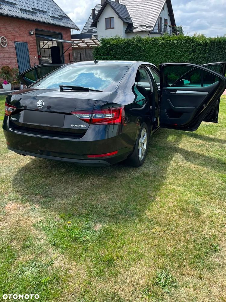 Skoda Superb 2.0 TDI DSG Style - 8