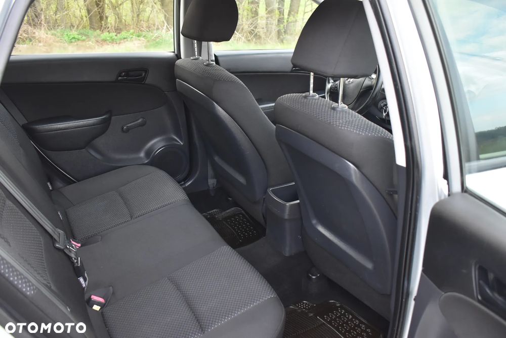 Hyundai i30 i30cw 1.4 FIFA WM Edition - 24