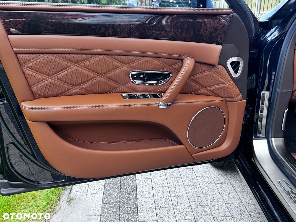 Bentley Flying Spur W12 - 13