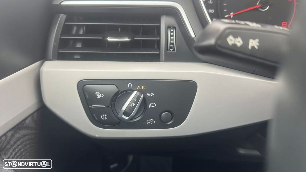 Audi A4 Avant 35 TDI Advanced S tronic - 12