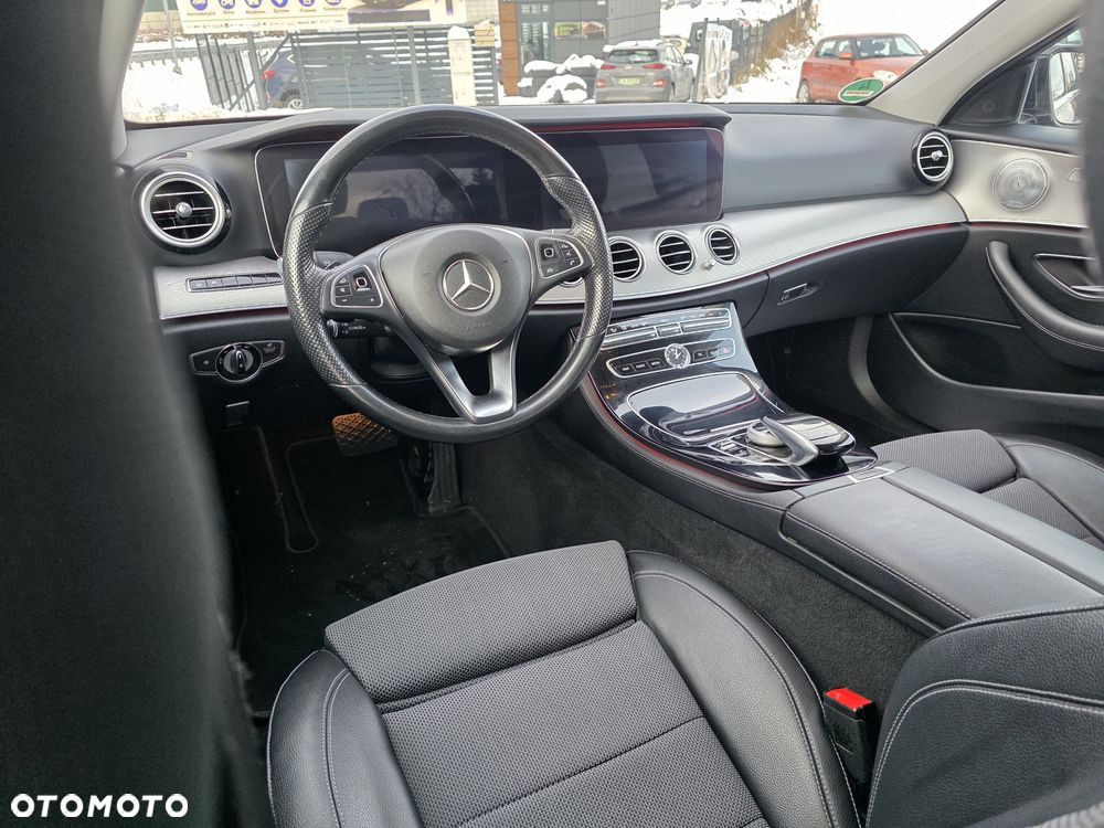 Mercedes-Benz Klasa E 200 9G-TRONIC - 31