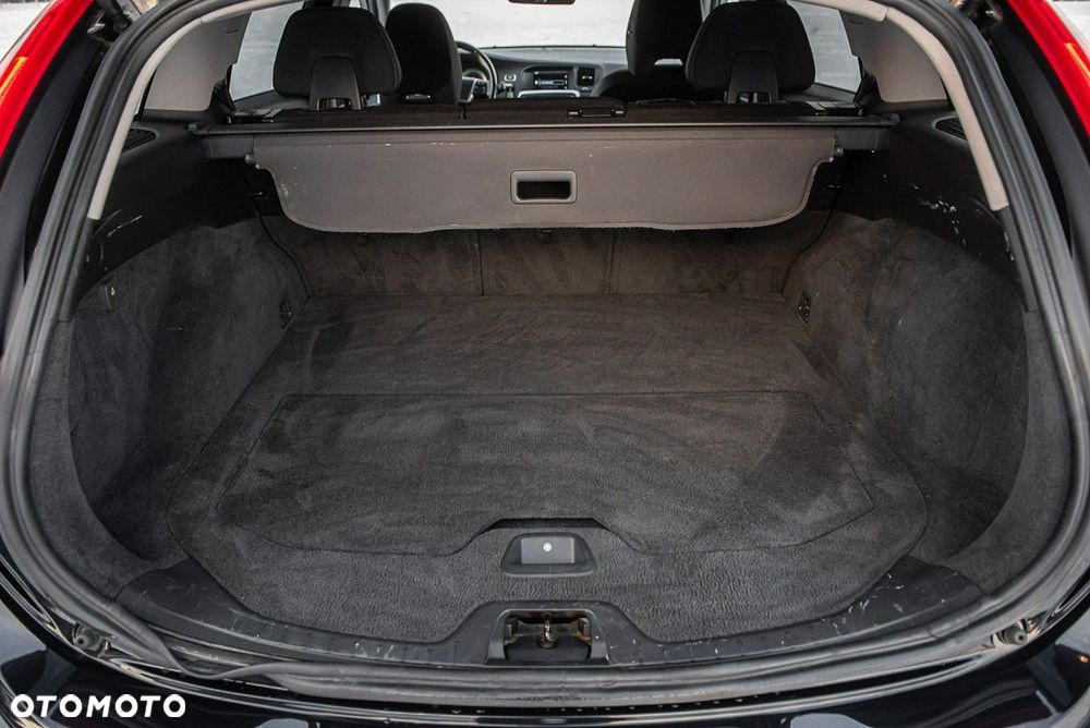 Volvo V60 D4 R-Design Momentum - 29