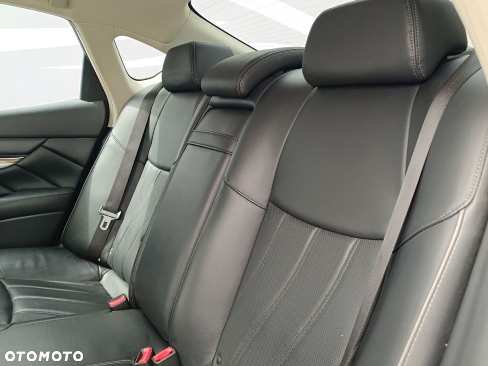 Infiniti Q70 - 23