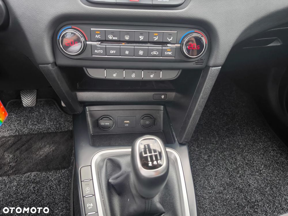 Kia Ceed 1.4 T-GDI L Business Line - 16