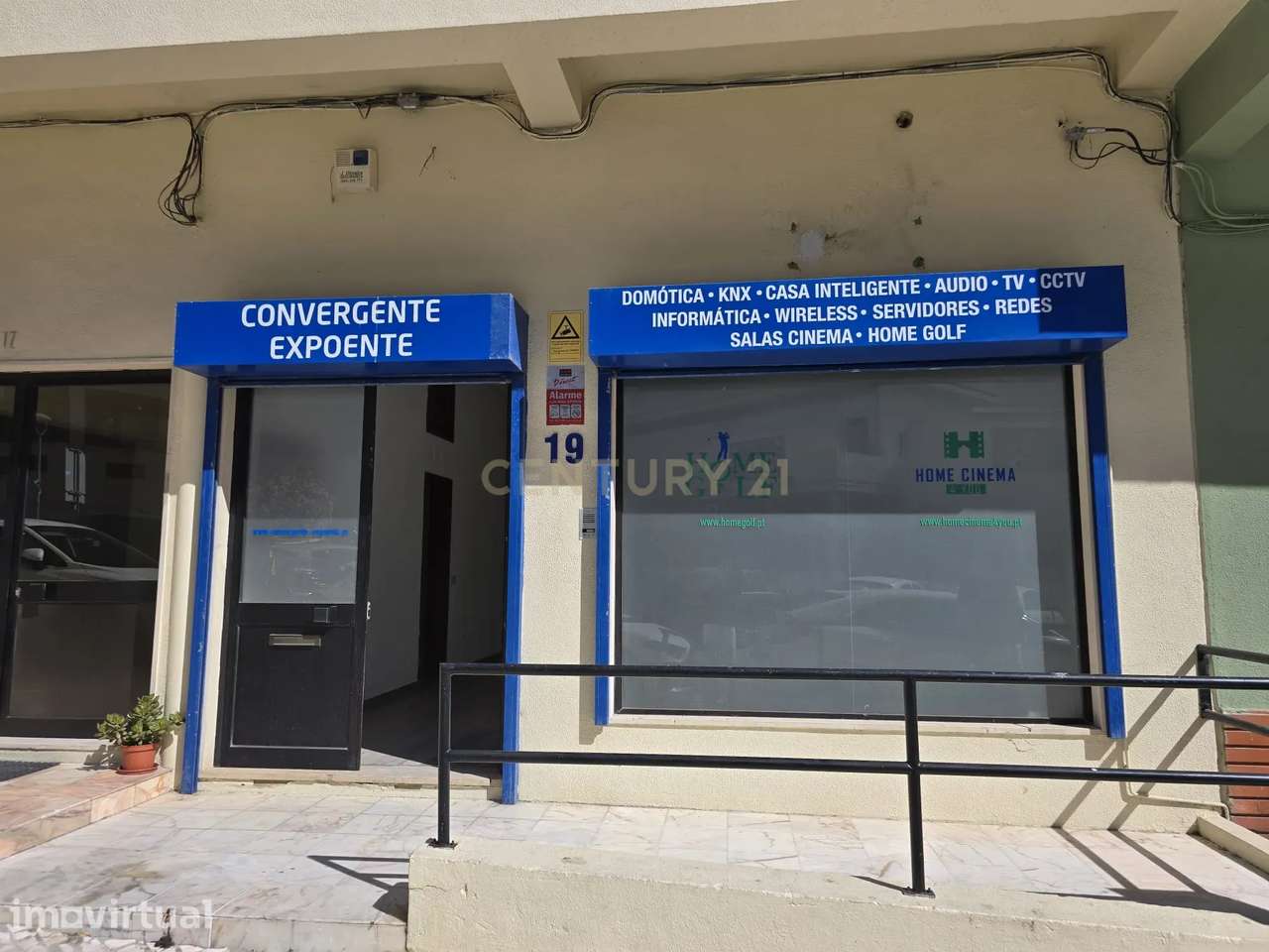 Espaço comercial com área ampla de 98m2 situada na zona da Aranguês | - Grande imagem: 2/12