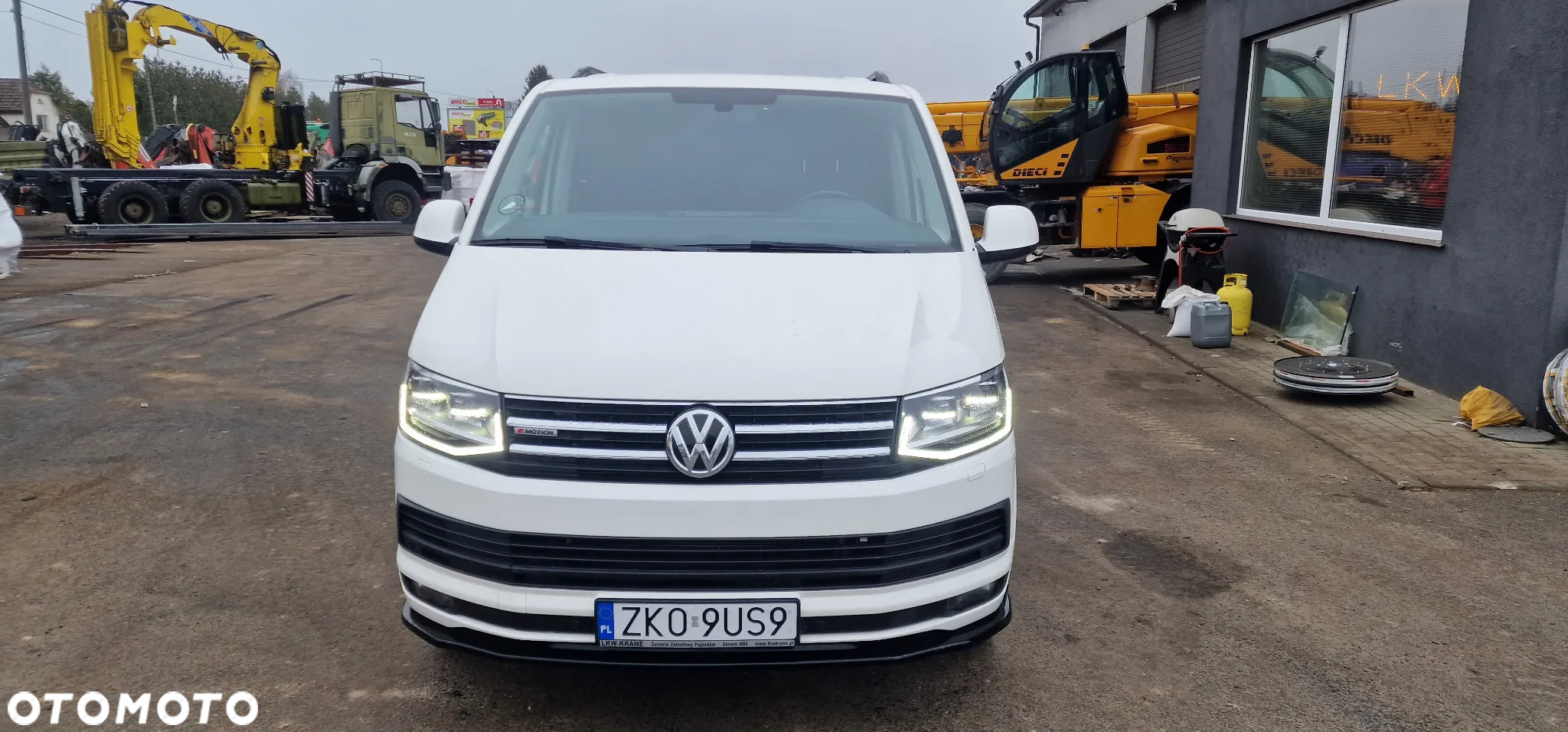 Volkswagen Caravelle - 3