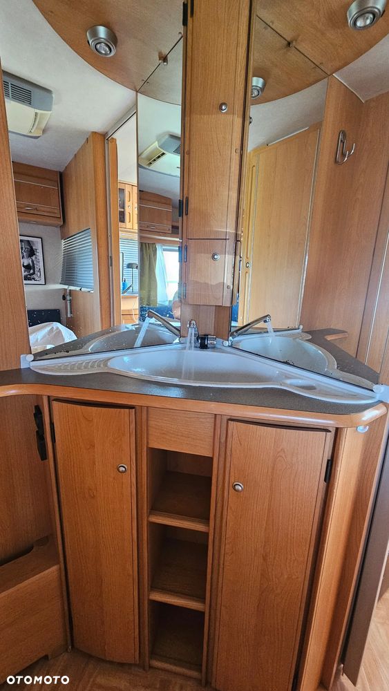 Adria Unica B 462 PU - 4