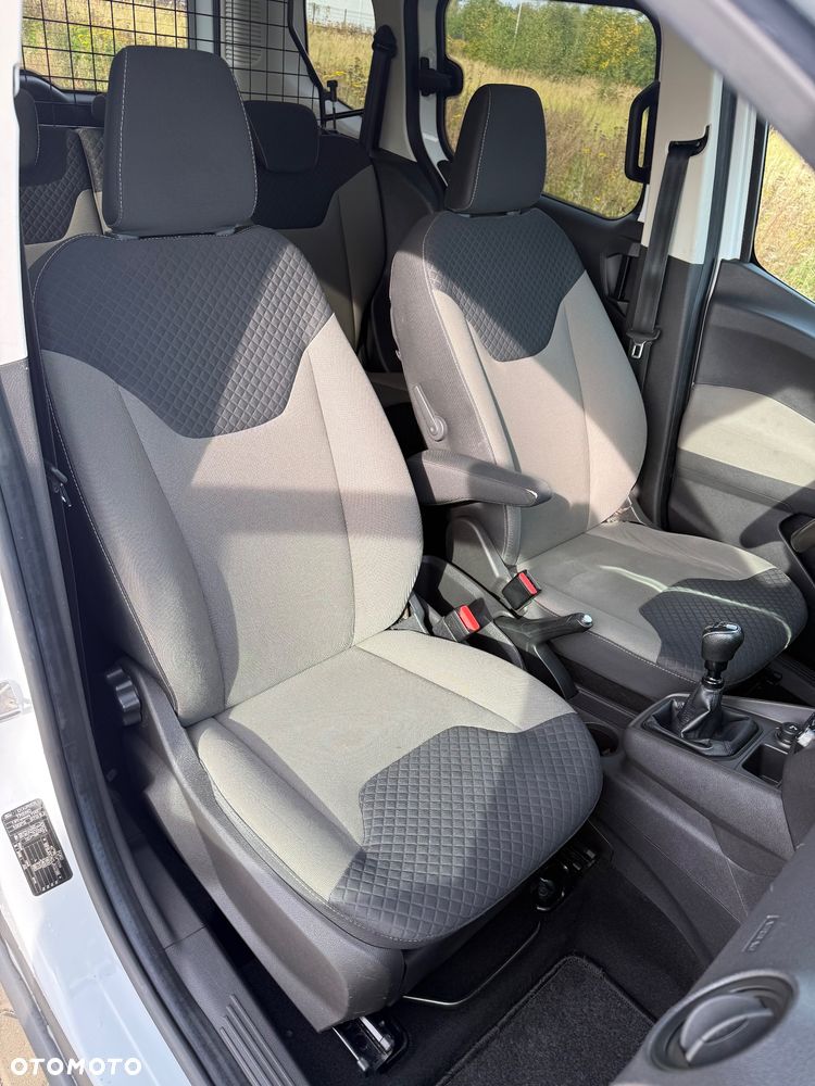 Ford Tourneo Courier 1.5 TDCi Trend - 20