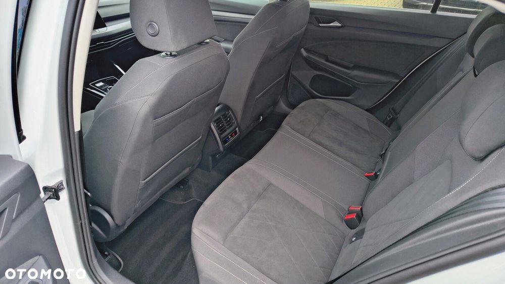 Volkswagen Golf 1.5 eTSI EVO Style DSG - 12