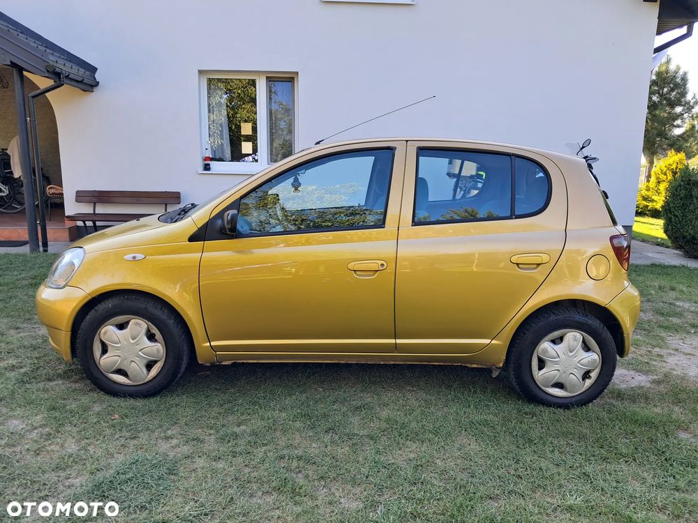 Toyota Yaris - 4