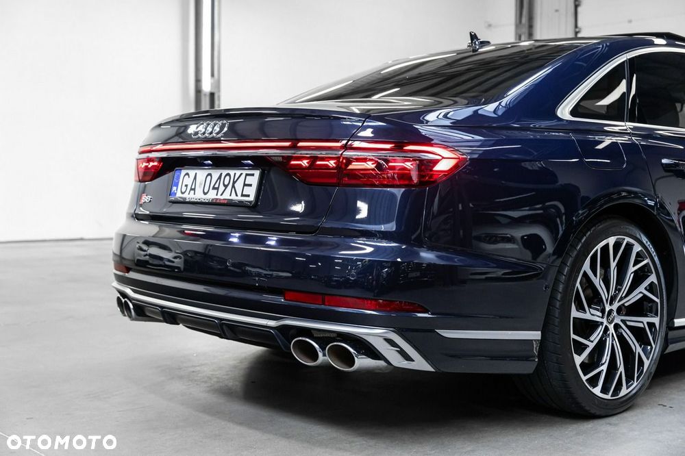 Audi S8 - 13