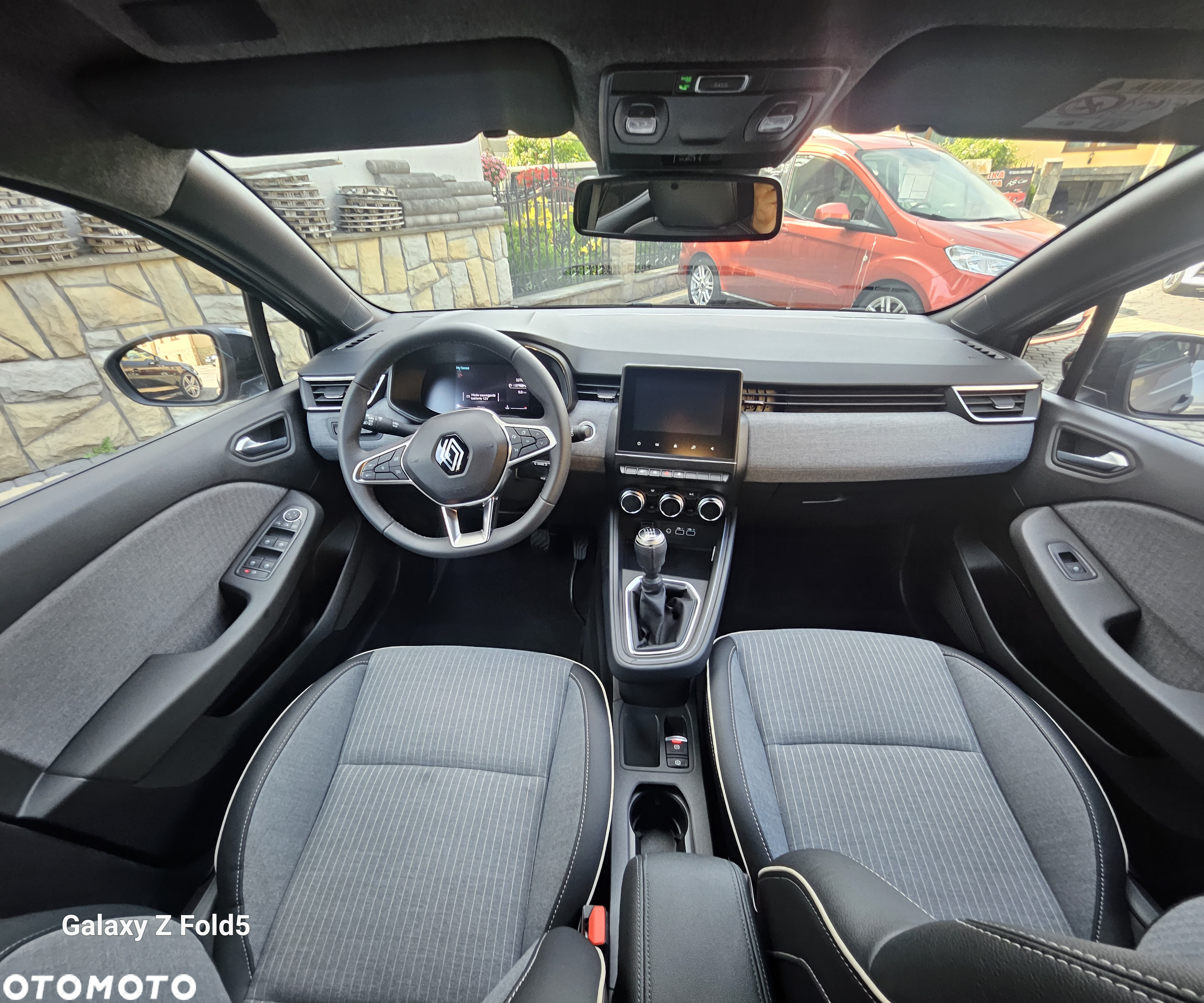 Renault Clio 1.0 TCe Evolution - 23