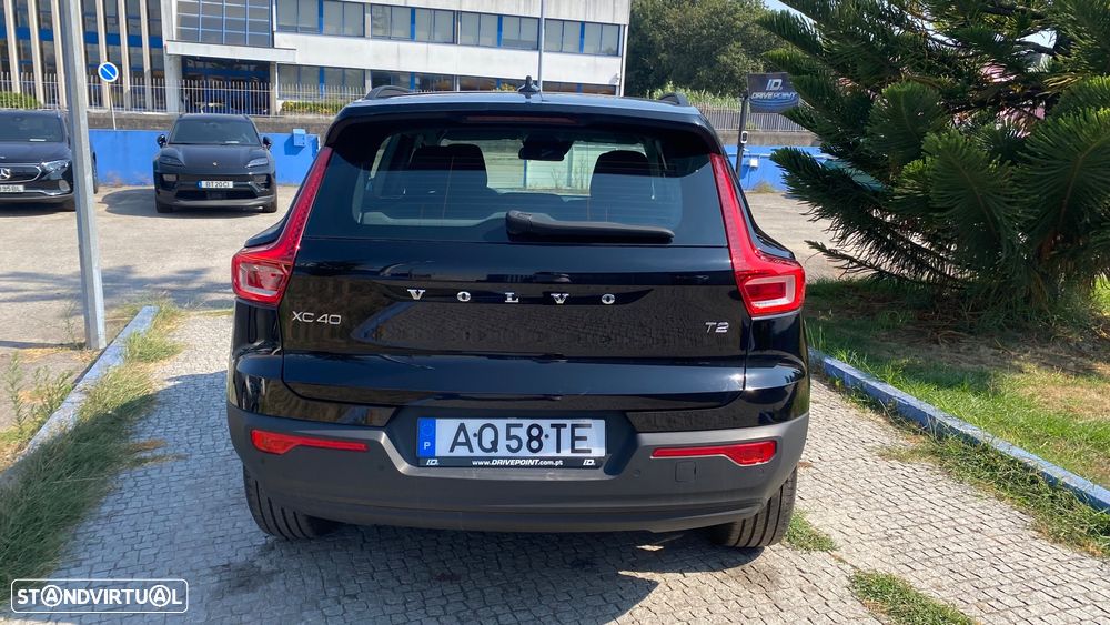 Volvo XC 40 1.5 T2 Momentum Plus - 11