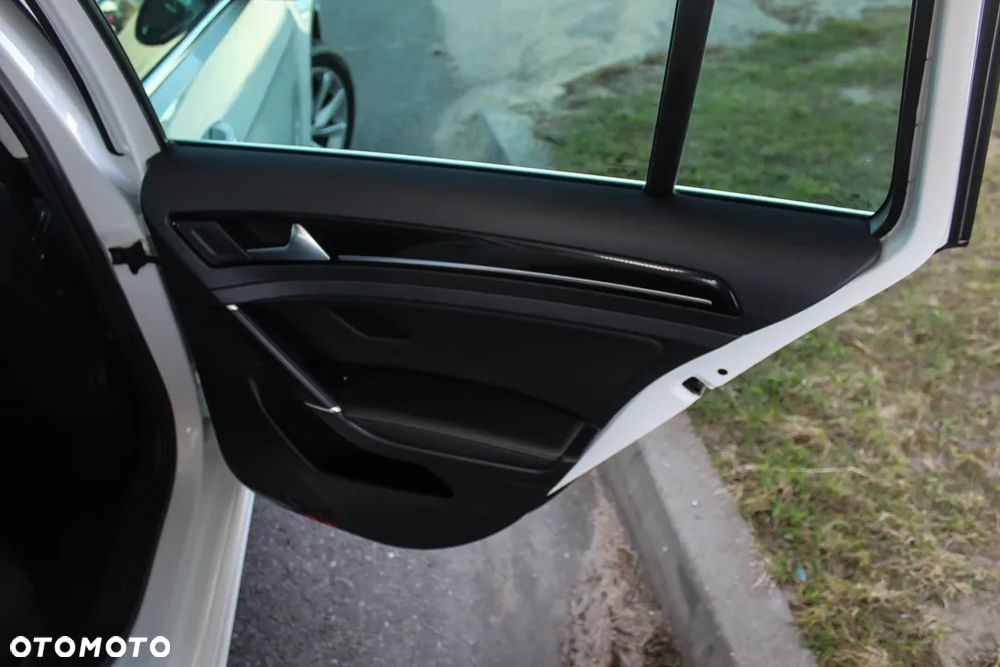 Volkswagen Golf 2.0 TDI Sound - 10