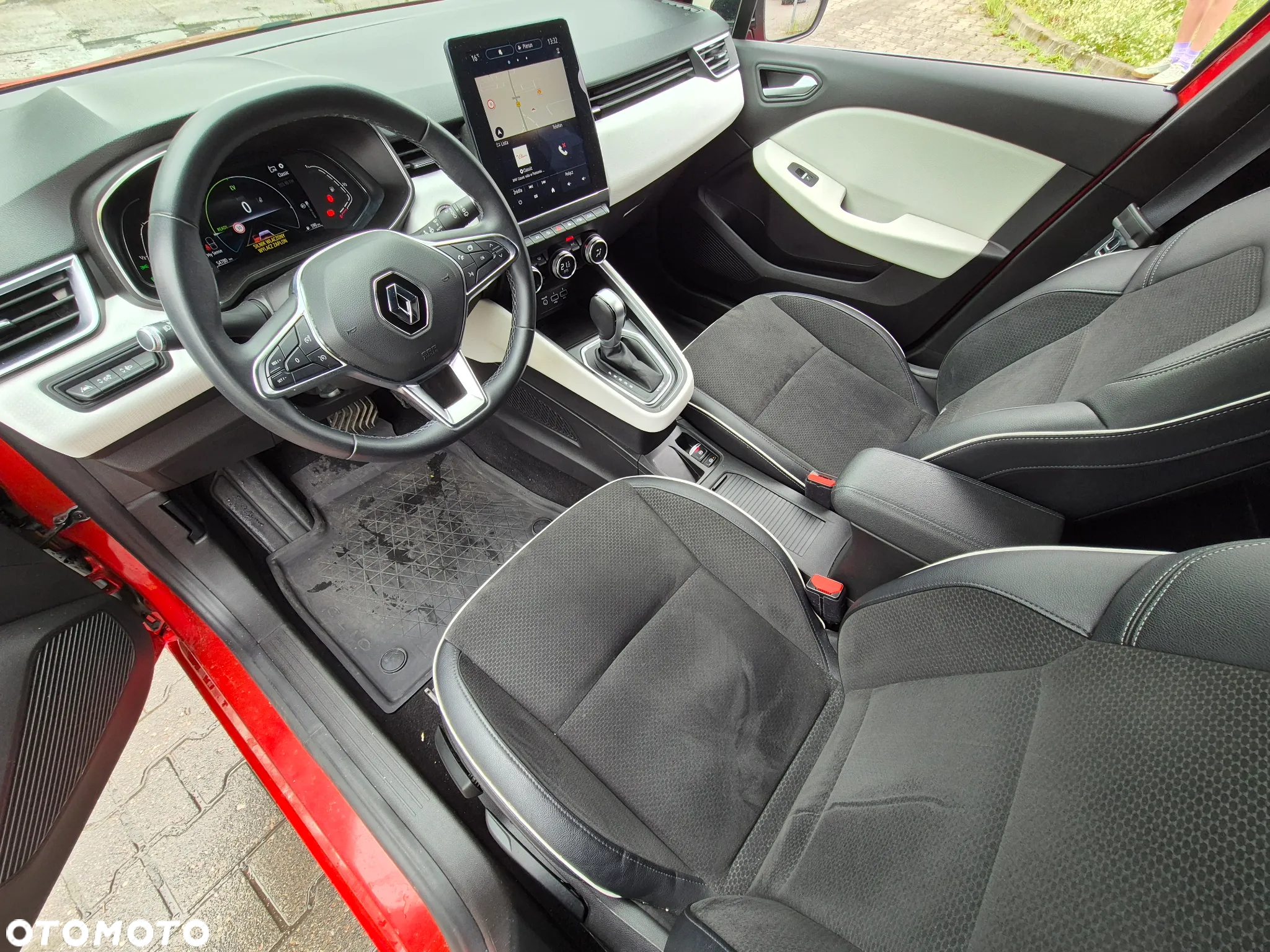 Renault Clio 1.6 E-TECH Intens - 10