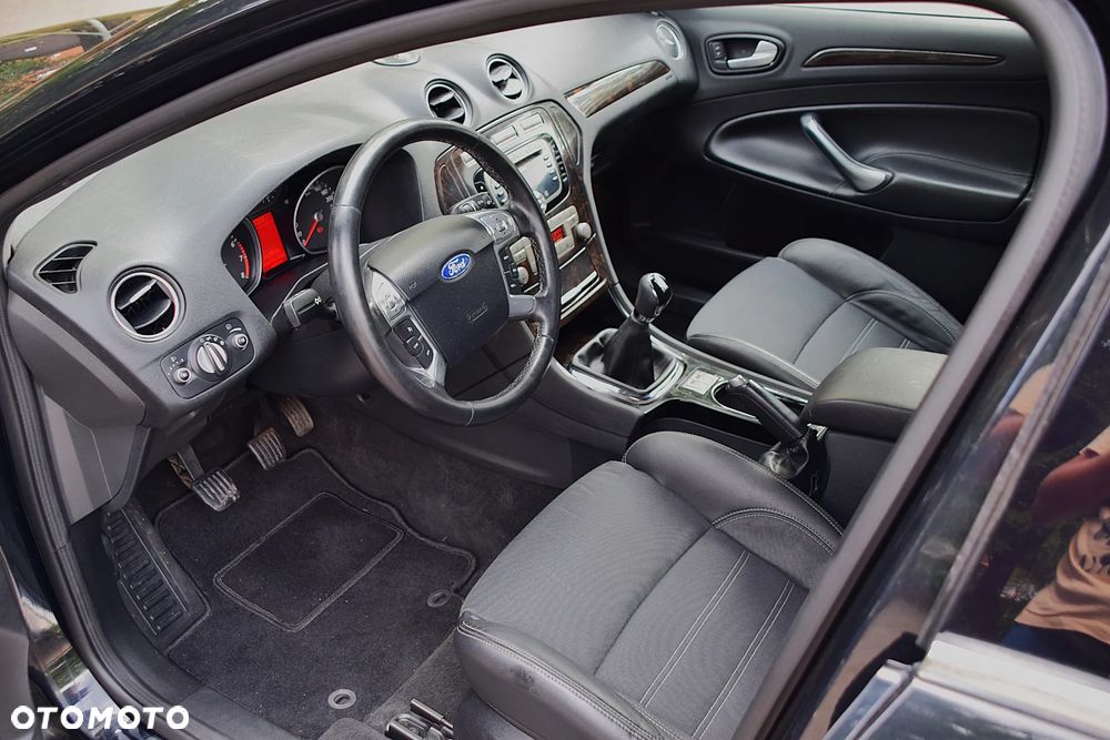 Ford Mondeo 2.0 Ghia X - 30